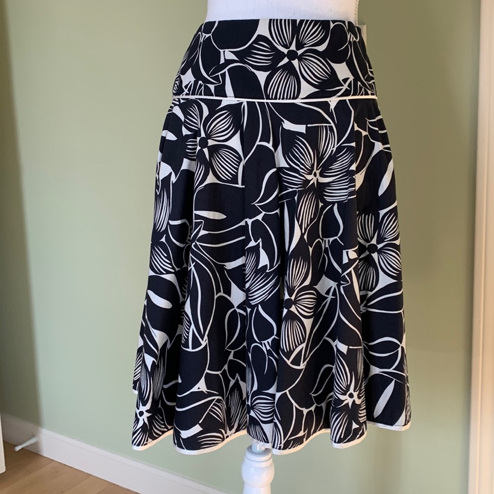 100 cotton beautiful black\white summer skirt